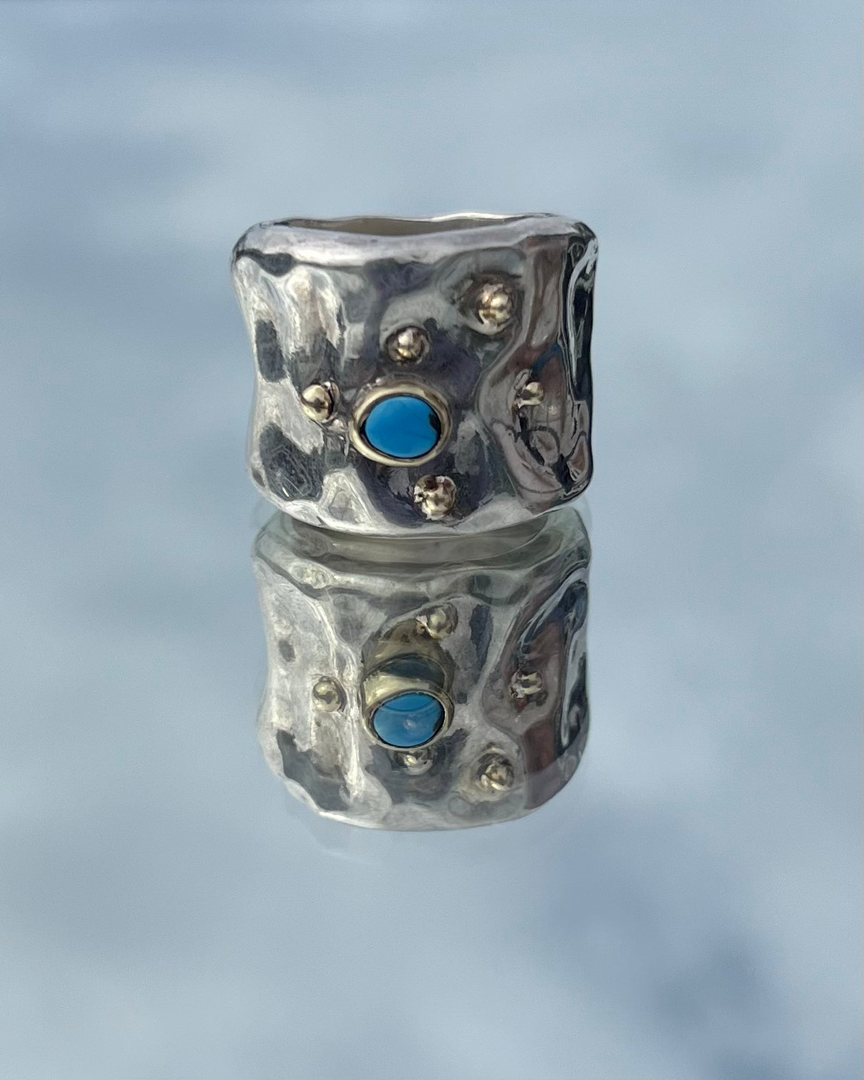 Anillo Grueso de Plata con Oro de 10k y Turquesa